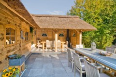 Tuinpaviljoen "Provence"  |  Hobby/slaapkamer, luxe open keuken en ruim terras.