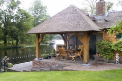 Traditionele bijgebouwen van Eiken & Riet